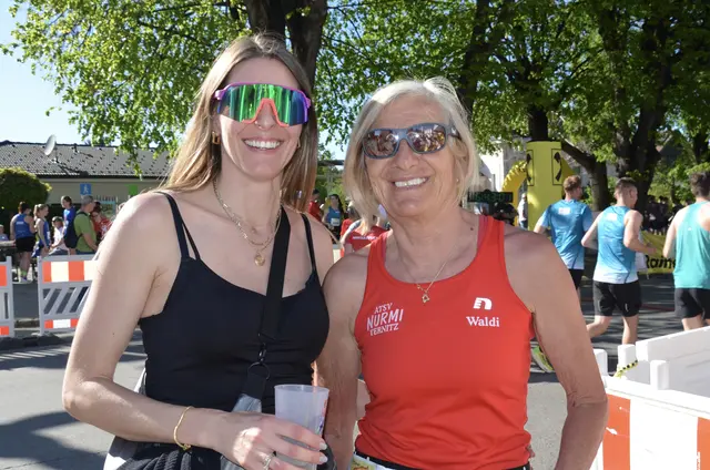 Patricia Hollenstein mit Tri-Athletin Waltraud Ritter | Foto: Elisabeth Peinsipp