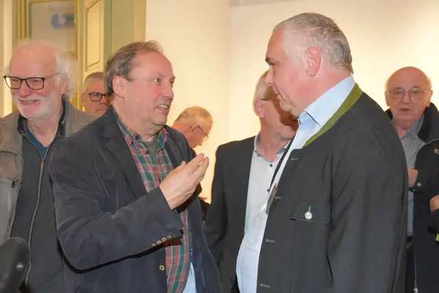 Buchpräsentation „Aichinger-Haslinger-Zeilinger", Atlas der Familiennamen auf -inger in Oberösterreich von Karl Hohensinner im Adalbert Stifter Institut. Das Buch kann beim Herausgeber Adalbert-Stifter-Institut um 33 Euro erworben werden.
Adalbert-Stifter-Institut des Landes Oberösterreich
Adalbert-Stifter-Platz 1
4020 Linz
Telefon: +43 (0)732 7720/11294–11295
E-Mail: office@stifter-haus.at | Foto: Robert Zinterhof