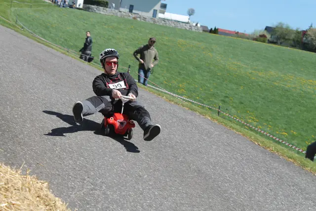In Niederkappel den Sieg am Bobbycar holen