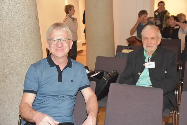 Buchpräsentation „Aichinger-Haslinger-Zeilinger", Atlas der Familiennamen auf -inger in Oberösterreich von Karl Hohensinner im Adalbert Stifter Institut. Das Buch kann beim Herausgeber Adalbert-Stifter-Institut um 33 Euro erworben werden.
Adalbert-Stifter-Institut des Landes Oberösterreich
Adalbert-Stifter-Platz 1
4020 Linz
Telefon: +43 (0)732 7720/11294–11295
E-Mail: office@stifter-haus.at | Foto: Robert Zinterhof