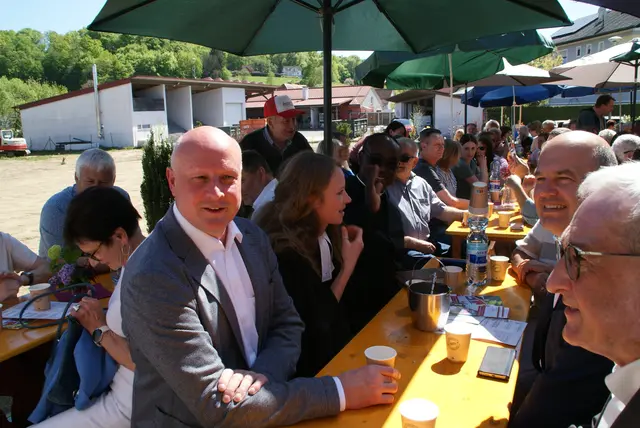 Im Bild von links: Bürgermeister von Jennersdorf, Reinhard Deutsch, Bundesrat Mario Trinkl und Landesgeschäftsführer der FPÖ Burgenland, Rudolf Smolej. | Foto: Anna Maria Kaufmann