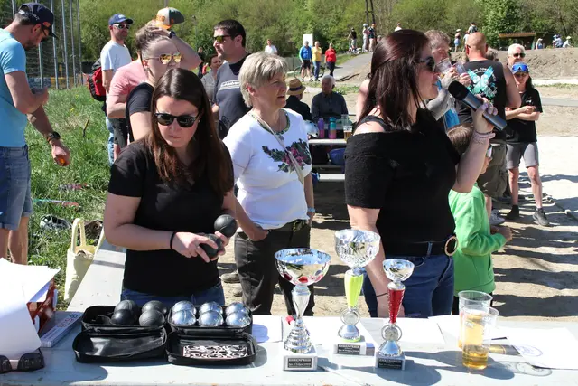 Ein Bocciaturnier begeisterte Groß und Klein. | Foto: Helga Gößwellner