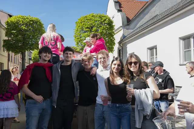 Die Besucherinnen und Besucher freuten sich besonders über das herrliche Wetter.  | Foto: Sophia Braun