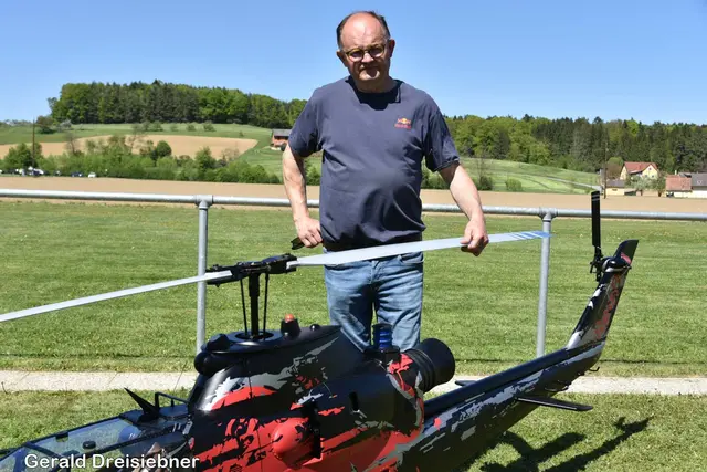 Hubschrauberpilot Sepp Schmirl aus Ternitz Sieding Bezirk Neunkirchen (NÖ) | Foto: Gerald Dreisiebner