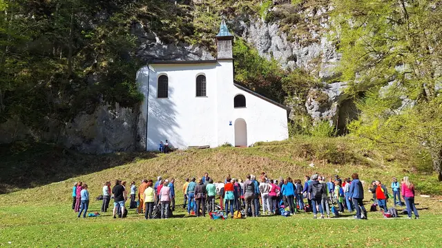 Station bei der Wolfgang-Kirche am Falkenstein