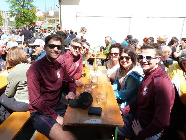 Auch kulinarisch ein Highlight: Surschnitzel, Schweinsbraten und Co. lockten zahlreiche Besucherinnen und Besucher an. | Foto: Vanessa Wittmann