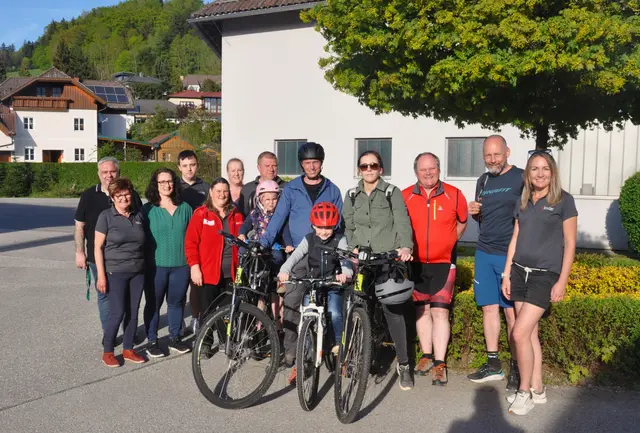 Bei strahlendem Frühlingswetter trafen sich heute mehr als 100 motivierte Teilnehmer in Waldhausen zum gemeinsamen Start der OÖ Bewegungs-Challenge. Eine Veranstaltung der Gesunden Gemeinde Waldhausen.  | Foto: Gesunde Gemeinde Waldhausen
