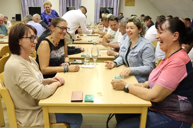 Da hat sich eine reine Damenrunde getroffen | Foto: Gerhard Langmann