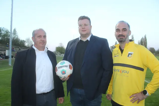 Franz Schreiber und Andreas Stürzer übernahmen die Matchpatronanz. | Foto: arbes