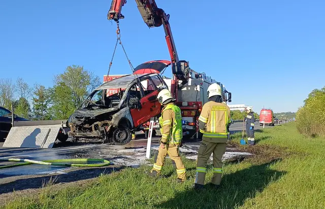 Am Nachmittag des 25. April 2026 kam es auf der Westautobahn A1 in Fahrtrichtung Wien zu einem Fahrzeugbrand.