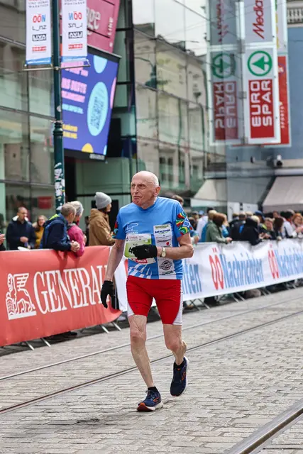Rudolf Gasselseder genoss es, auf der Landstraße zu laufen. Der Linz-Halbmarathon zählt zu seinen Lieblingsläufen. | Foto: MeinBezirk