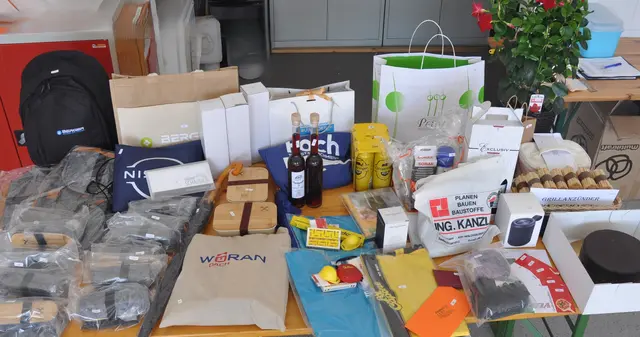 Bei strahlendem Frühlingswetter trafen sich heute mehr als 100 motivierte Teilnehmer in Waldhausen zum gemeinsamen Start der OÖ Bewegungs-Challenge. Eine Veranstaltung der Gesunden Gemeinde Waldhausen.  | Foto: Gesunde Gemeinde Waldhausen