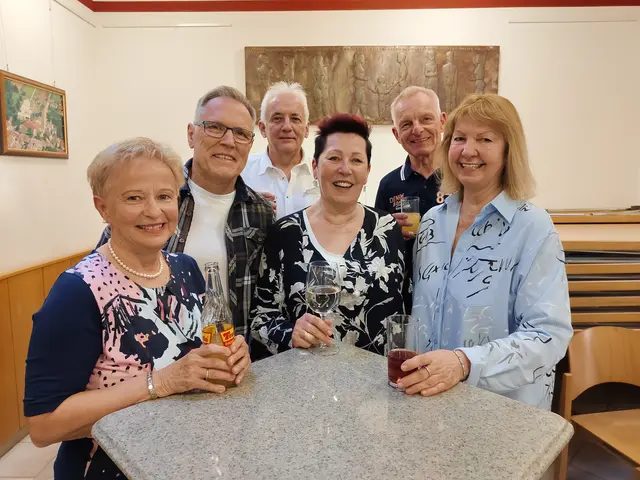 Martin Kosch sorgt für Lacher im Gemeinschaftshaus