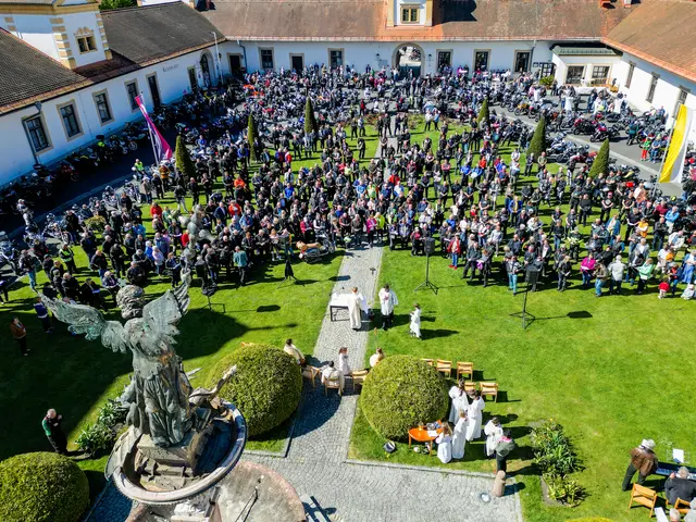 Die Bikerwallfahrt hat sich in den vergangenen über zwanzig Jahren als fixer Termin im Kalender der Motorrad-Community etabliert.  | Foto: FOTOKERSCHI / CHRISTIAN DOMS