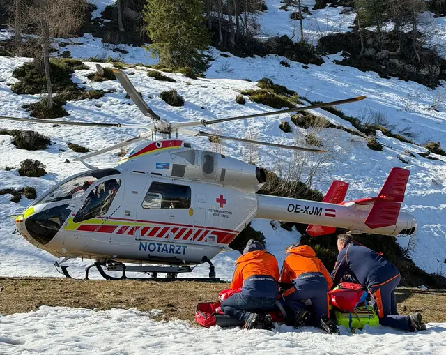 78-Jährige rutscht auf Skitour ab, Notrettung per Hubschrauber nötig
