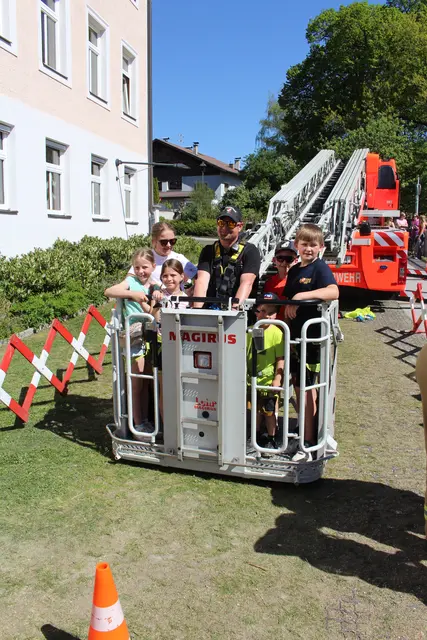 Mit dem Kran der Feuerwehr ging es hoch hinauf.