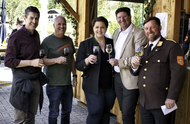 Die Polizeikommandanten von Weißbach und Hainfeld, Walter Schwarzenegger und Roland Berger mit Natascha Partl, Christian Pehofer und Gerald Lechner | Foto: Markus Achleitner
