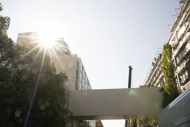 Alt- und Neubau des Lorenz-Böhler-Krankenhauses verbunden