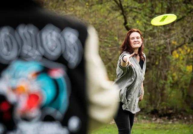 Mit einer Freizeitassistenz können Menschen mit Behinderung ihre freie Zeit individuell verbringen. | Foto: Jugend am Werk Steiermark/Miriam Raneburger