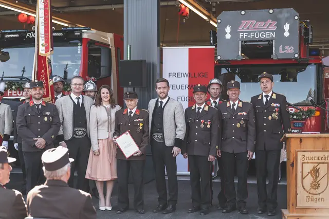Auch Landesärtin Astrid Mair ließ sich die Eröffnung des Feuerwehrhauses nicht entgehen.  | Foto: LFV Tirol / Marcel Kreidl