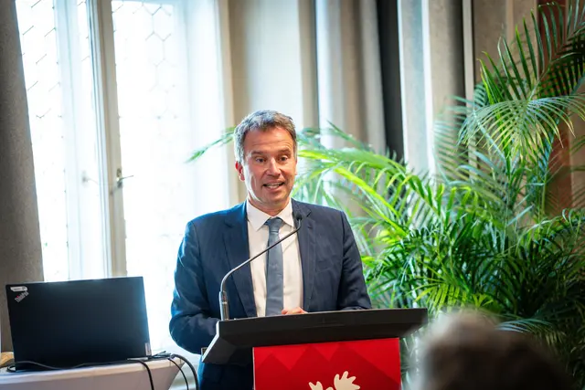 AMS-Vorstandsvorsitzender Johannes Kopf: „Die Euregio wird zu einem echten gemeinsamen Arbeitsmarkt.“  | Foto: Land Tirol/Fitsch