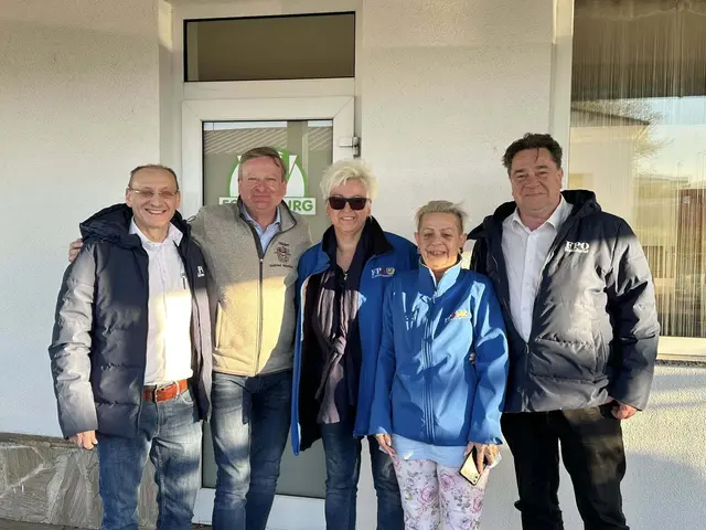 Auch eine Abordnung der Stadt-FPÖ war im Stadion zu Gast als Unterstützung der Heimischen. | Foto: Markus Kahrer