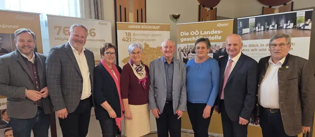 Von links: Landesgeschäftsführer Franz Ebner, Bürgermeister Günter Lorenz, Margarete Kapl, Rosemarie Weissenböck, Bezirksobmann Erwin Pachner, Maria Reisinger, Obmann Alois Pachinger und Johann Reich. | Foto: Seniorenbund OÖ