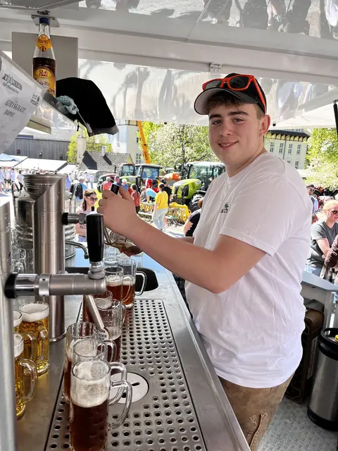 Ein zentraler Bestandteil des Ku(h)linariums war das umfangreiche kulinarische Angebot, das von den Schülerinnen und Schülern selbst hergestellt wurde. | Foto: LWBFS Otterbach