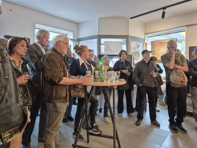 Großartiges Publikum bei der Vernissage der Ausstellung "Alpenblicke" | Foto: lichtsinn
