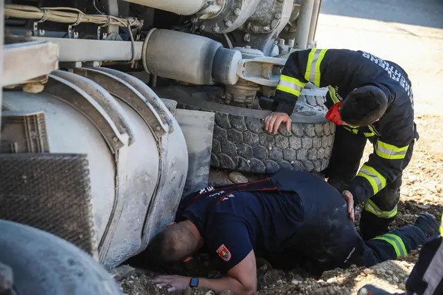 Lkw-Unfall auf der Bahnbaustelle in Marchtrenk
