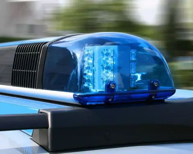 Unfall-Sonntag in Tirol – Zwei Vorfälle mit Verletzten und Rasern