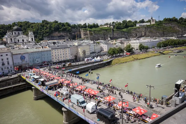 Das Stadtfest Salzburg 2026 steht unter dem Motto „Wir bauen Brücken!“ und bringt von 26. bis 28. Juni erneut ein vielfältiges Kultur- und Begegnungsprogramm in die Altstadt. | Foto: Stadt Salzburg
