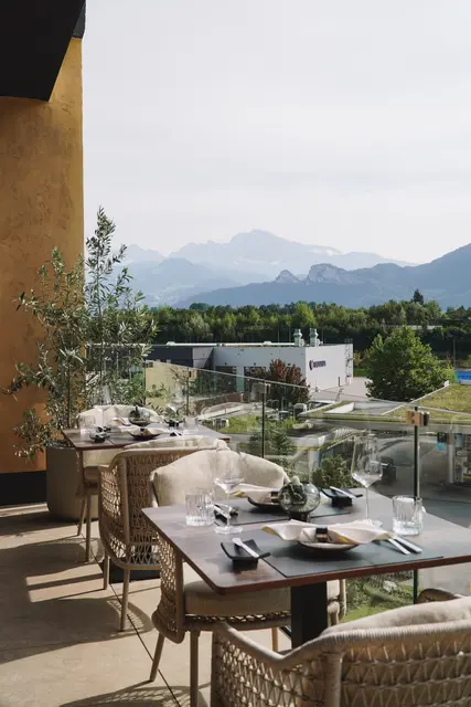 Ein gemeinsamer Restaurantbesuch zählt für viele Familien zu den beliebten Ausflugsideen rund um den Muttertag. | Foto: voi.bio