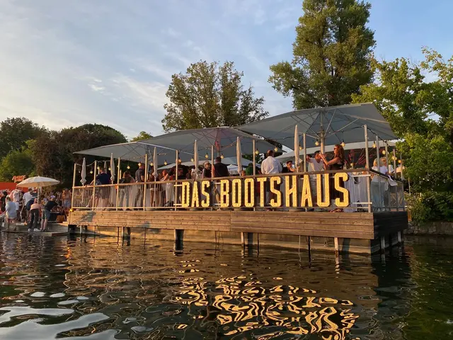 An der Alten Donau kann man im "Bootshaus "sonntags von 9 bis 11.30 Uhr frühstücken. (Archiv) | Foto: Das Bootshaus