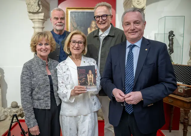 Bürgermeisterin Margarete Jarmer, Kurator Bernd Ernsting, Erzähler Folke Tegetthoff und Gerhard Dafert, Obmann der Krahuletzgesellschaft. | Foto: NLK Khittl