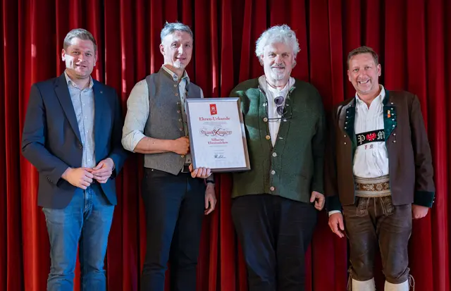 Silbernes Ehrenzeichen Hansl Klaunzer | Foto: T. Ausserlechner