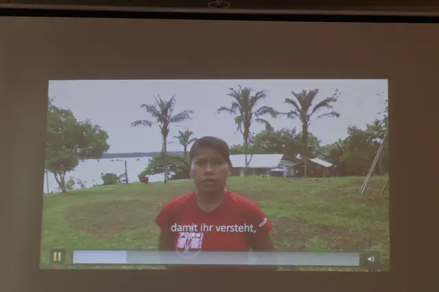 "Adelina" schickte nicht nur Briefe, sondern auch eine Grußbotschaft von ihrer Heimat im Amazonas.  | Foto: Elisabeth Zangerl