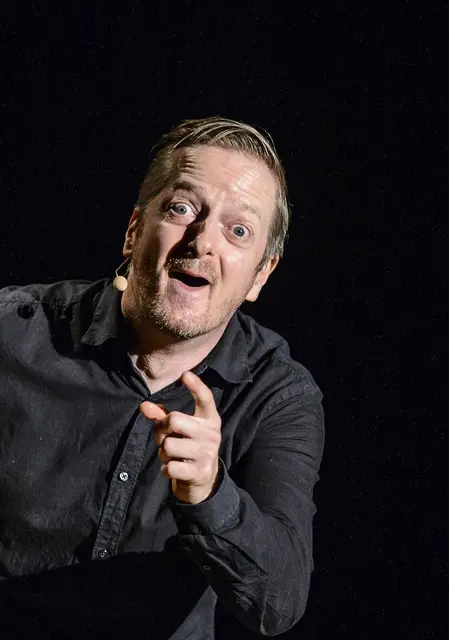 Markus Koschuh ist Kabarettist und Autor und bekannt für seinen feinen Humor sowie seine besondere Art, Sprache und Dialekt miteinander zu verbinden. | Foto: Böhm