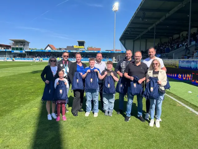 Die Gruppe des SV Teubl St. Johann in der Haide zu Besuch in der Profertil-Arena. | Foto: Vier Hoch Vier