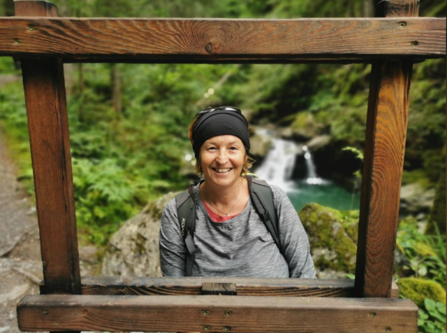 Geführt wird die Ruinen-Tour von Birgit Eder. | Foto: TVB Hallein
