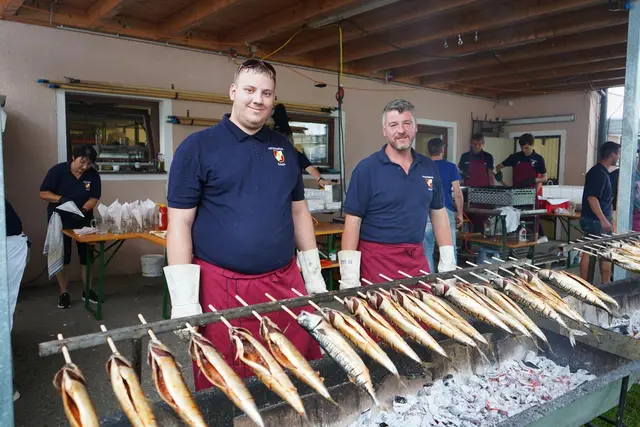 Am Mittwoch, 15. Juli, lädt die Freiwillige Feuerwehr Sand wieder herzlich zu ihrem traditionellen Grillabend beim Feuerwehrhaus ein.  | Foto: Röck