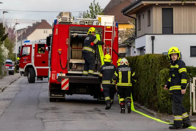 Wohnhausbrand in Rohrbach-Berg rasch unter Kontrolle gebracht
