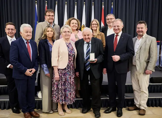 Franz Sergl, Obmann a.D., ausgezeichnet