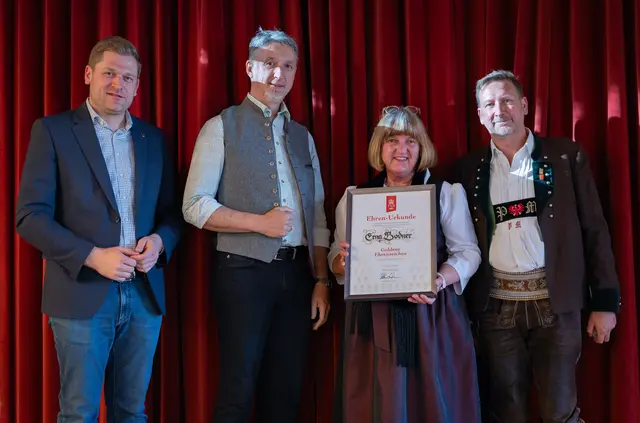 Goldenes Ehrenzeichen Erna Bodner | Foto: T. Ausserlechner