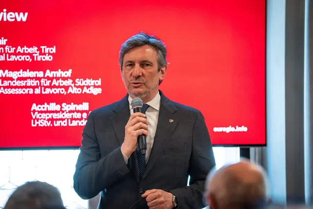 Landeshauptmannstellvertreter Achille Spinelli (Trentino): „Die neue Plattform stärkt die Wettbewerbsfähigkeit unserer Wirtschaft in der gemeinsamen Euregio.“ | Foto: Land Tirol/Fitsch