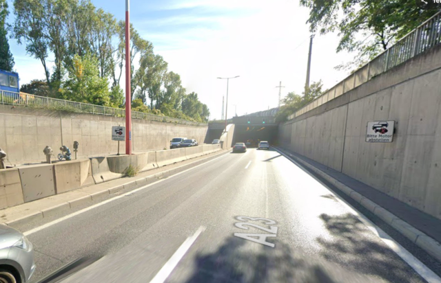 17 Insassen müssen in Wiener Tunnel aus Bus befreit werden