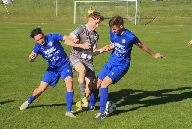Das Topspiel Oberdorf gegen Stegersbach war lange hart umkämpft - im Finish setzte sich Gastgeber Oberdorf verdient mit 1:0 durch.  | Foto: Peter Seper