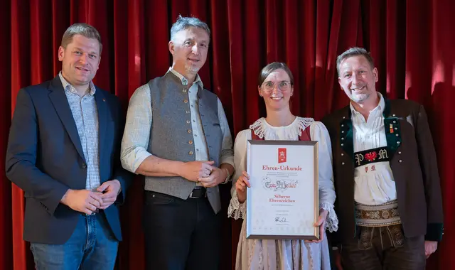 Silbernes Ehrenzeichen Eva Weiler | Foto: T. Ausserlechner