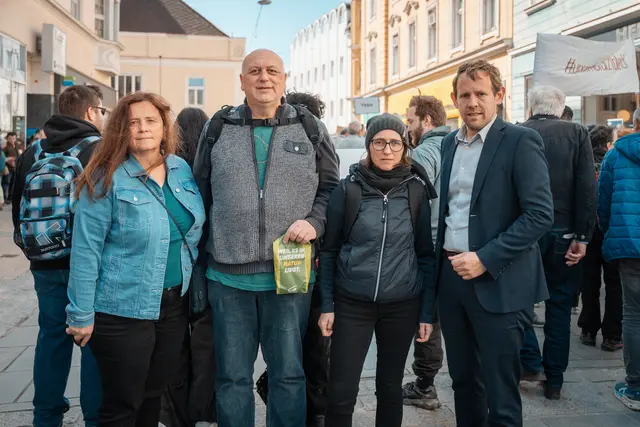 Grüner Protest gegen Gesundheitsplan,