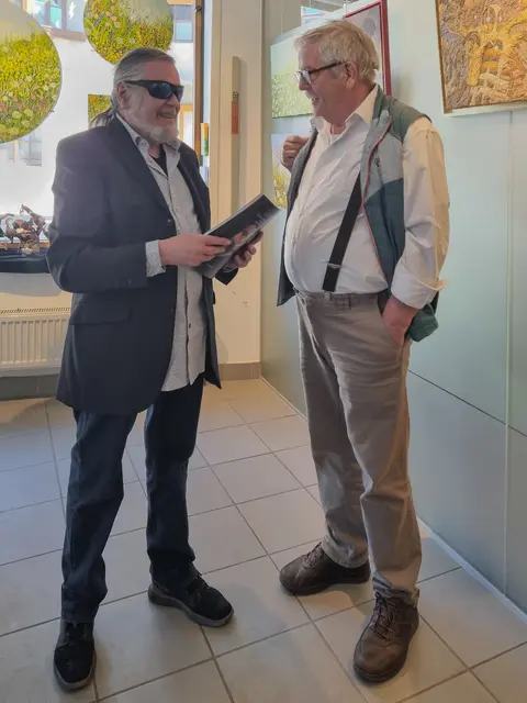 Künstler Peter-Felix Denzler im Gespräch mit Arte Trentina-Redakteur Carlo Vicentini | Foto: lichtsinn